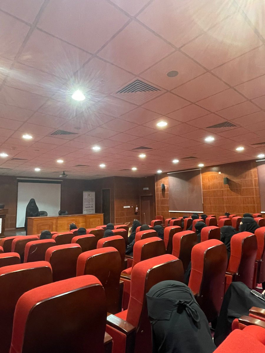 أقامت جمعية منتجات الثروة الحيوانية بعرعر دورة تدريبية (اساسيات النحالة الحديثة و تربية النحل)بمقر فرع وزارة البيئة و المياة و الزراعة